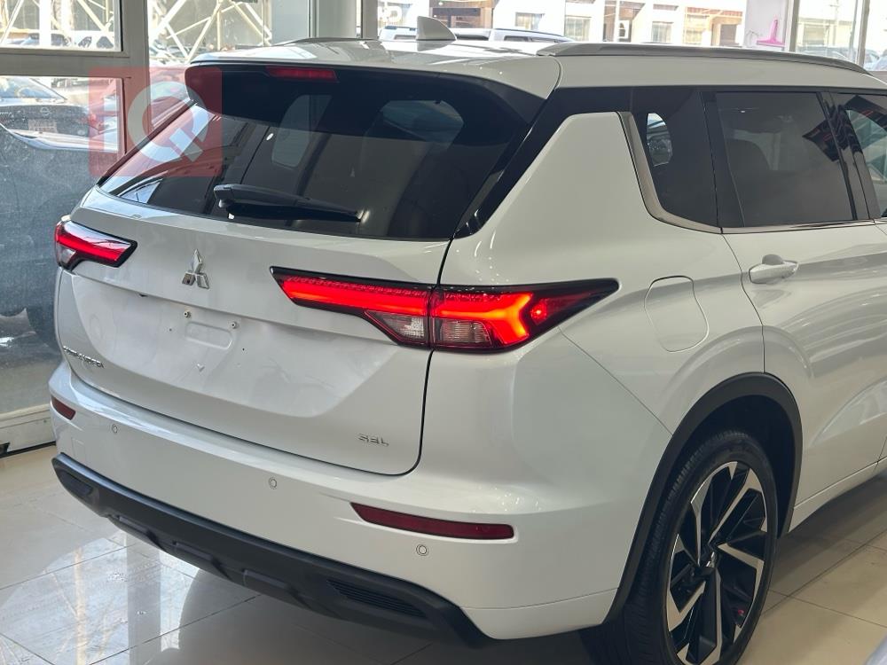 ميتسوبيشي اوتلاندر